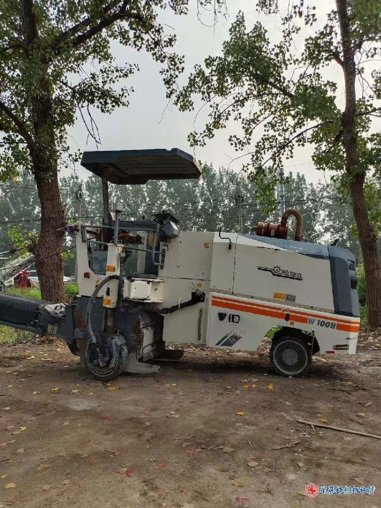 济南1米铣刨机租赁，为何专业客户首选星晨路桥？